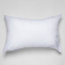 Cargar imagen en el visor de la galería, Almohada blanca
