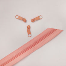 Cargar imagen en el visor de la galería, Zipper × yarda, incluye 1 llave
